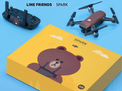 DJI Line Friends Spark: Gebrandete Flugdrohne mit einem Bären als Aufdruck.
