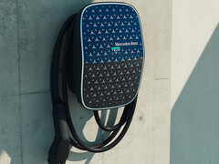 Mercedes lädt seine Elektroautos mit der Wallbox für Zuhause jetzt auch smart - Vernetzung und App-Steuerung inklusive.
