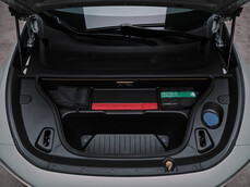 Volvo EX60: Selbstbewusster Auftritt des neuen Premium-Elektro-SUV. Das schwedische E-SUV-Modell fordert mit innovativer Elektroauto-Technik die deutsche Konkurrenz heraus (Bild: Volvo).