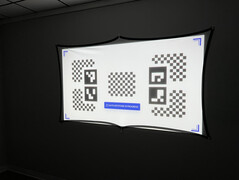 Die automatische Keystone-Korrektur (hier beim Einschalten) ...