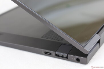 Der Laptop ist für eine komfortable Nutzung im Tablet-Modus leicht und kompakt genug