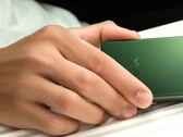 Das Unter-Wasser-Foldable: Vivo bewirbt für das X Fold 5 ein besseres IP-Rating gegen das Eindringen von Staub und Wasser als Samsung. (Bildquelle: Vivo)
