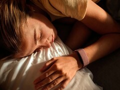 Der Garmin CIRQA-Tracker kann den Schlaf vermessen oder abschätzen