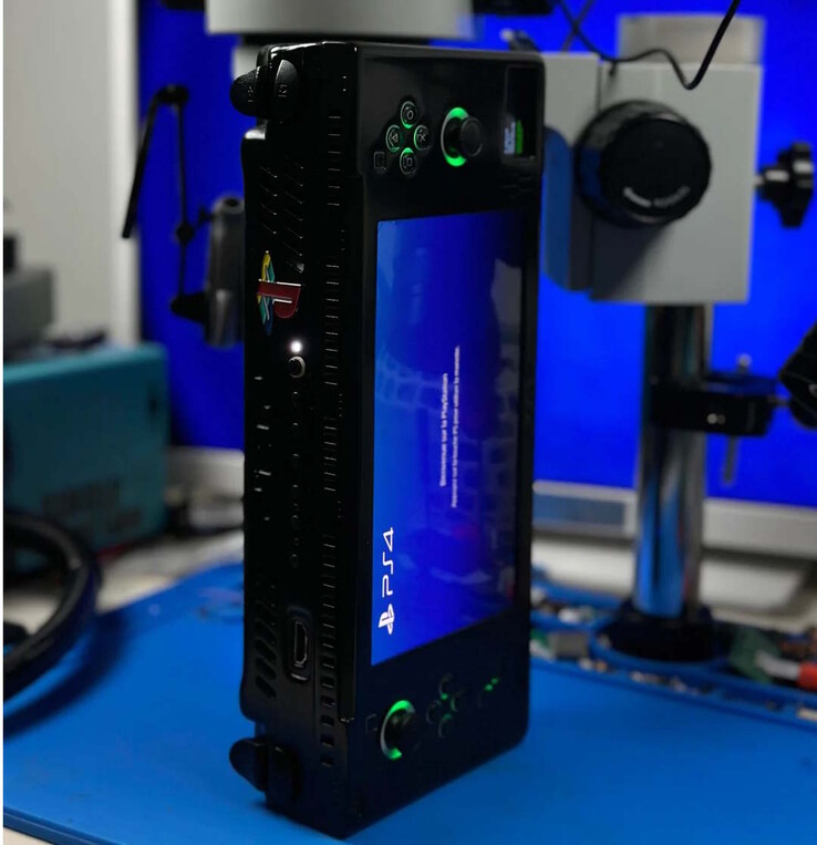 Der Handheld ist ein ziemlicher Brocken (Bildquelle: wewillmakeitnow)