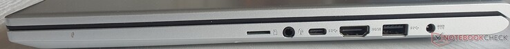 Rechts: µSD-Kartenleser, Audio-Klinke, USB-C 3.2 (Gen 1), HDMI 1.4, USB-A 3.2 (Gen 1), Strombuchse