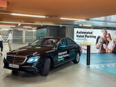 Bosch und Daimler erhalten Zulassung für fahrerloses Parken ohne menschliche Überwachung.