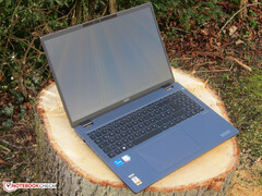 Acer TravelMate P4 TMP416-51 im Test: Leichtes Office-Notebook mit Ausdauer und Power