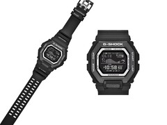 Die Casio G-Shock GBX100SFJ-1 zeichnet sich durch ein elegantes, komplett schwarzes Design sowie ein kontrastreiches Negativdisplay aus
