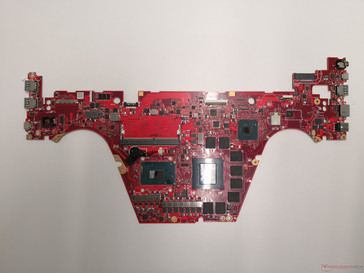 Lediglich ein SODIMM- und ein M.2-Slot sind vorhanden