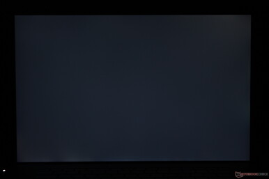 Schwaches, ungleichmäßiges Backlight-Bleeding