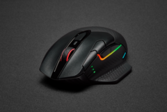 Corsair bietet bei seinen Dark Core Pro RGB-Mäusen nun eine rundum verbesserte Technik zum alten Preis. (Bild: Corsair)