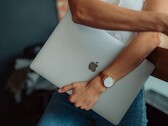 Apple kann nicht alle neuen MacBook Pro zum angekündigten Datum ausliefern. (Bild: Jenny Ueberberg)