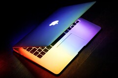 Apple bietet bald sämtliche MacBook-Modelle mit hauseigenen ARM-Chips an. (Bild: Michail Sapiton)