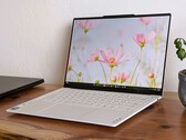 Core Ultra 7, 32 GB RAM, 1-TB-SSD, 2.8k-OLED: Lenovo Yoga Slim 7 Ultra 14IPH11. (Bild: Allen Ngo)