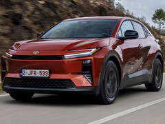 10 Jahre Garantie und bis zu 607 Kilometer Reichweite: Der Toyota C-HR+ startet ab April für 38.990 Euro seinen Angriff auf den Elektro-Markt.