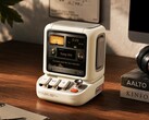 Divoom kombiniert einen Schreibtisch-Lautsprecher mit einem 3,95 Zoll Display.