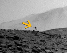 Curiositys mysteriöser „Kampf-Dreibeiner“ auf dem Mars. Das bizarre Objekt tauchte nur auf einer einzigen Aufnahme auf.