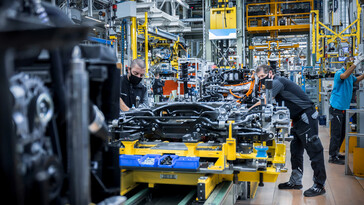 Mercedes-Benz Werk Rastatt produziert das vollelektrische Kompaktmodell EQA.