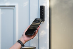Mit dem Nuki Keypad 2 NFC entsperrt das Smart Home per NFC.