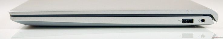 Rechts: USB 2.0 Typ-A, 3,5-mm-Combo-Audio-Buchse