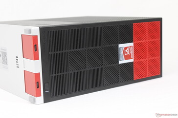 Vorderseite: 2x USB-C 3.2 Gen. 2 (kompatibel mit Erweiterungskarten)