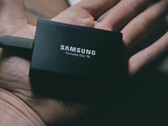 SSDs könnten in einigen Monaten wesentlich teurer sein. (Bild: Jakob Owens, Unsplash)