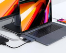 Die neueste Version des HyperDrive USB-C-Hub für das MacBook Pro sitzt dank einer magnetischen Halterung deutlich fester. (Bild: Hyper)