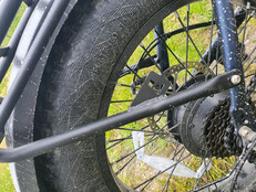 Spanngurt-Öse links und rechts vom Gepäckträger