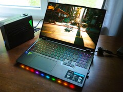 Core i9, GeForce RT 5090, 32 GB RAM, 1-TB-SSD, 2.5k-Mini-LED: Medion Erazer Beast 16 X1. (Bild: Florian Glaser)
