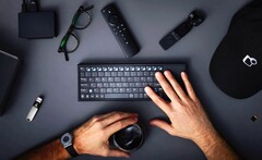 Der AbacusBasic versteckt einen ganzen Computer im Gehäuse einer modernen Tastatur. (Bild: Pentaform)