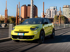 Fiat: Der neue Fiat 600 Sport ist das Topmodell der Baureihe für 2026 und kommt mit exklusiven Design-Details (Bild: Fiat).