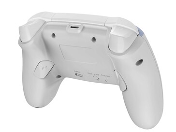 Die Plus-Version bringt auch zusätzliche Tasten an der Rückseite mit (Bildquelle: Gioteck)