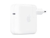 Apples neues 70 Watt Ladegerät wird kompakter und etwas leistungsstärker. (Bild: Apple)