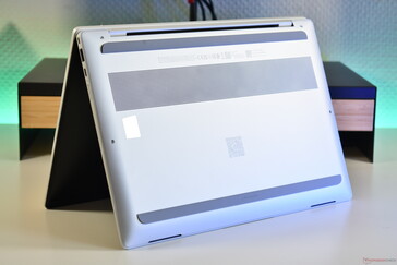 HP EliteBook X G2i: Untere Abdeckung
