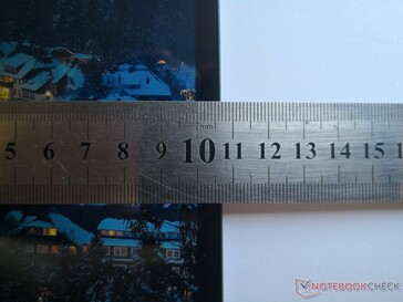 Schmale Bildschirmrändern an den Seiten