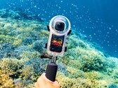 Das Insta360 X3 Gehäuse ist bis zu einer Tiefe von 50 Metern wasserfest. (Bild: Insta360)