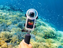 Das Insta360 X3 Gehäuse ist bis zu einer Tiefe von 50 Metern wasserfest. (Bild: Insta360)