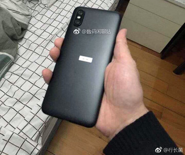 ...und eine Dual-Kamera im linken oberen Rand