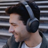 Die Lux ANC bringen eine lange Laufzeit mit (Bildquelle: JLab)