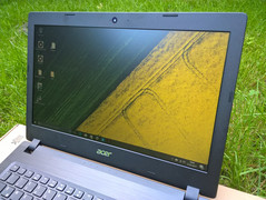 Aspire 1 im Außeneinsatz bei bewölktem Himmel