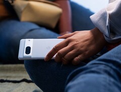 Die Akku-Probleme des Google Pixel 7 wurden offenbar tatsächlich durch Googles Server verursacht. (Bild: Google)