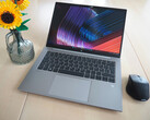 Eine Top-Konfiguration des HP ZBook Firefly 14 G10 kostet im Laptop-Deal nur 851 Euro (Bild: Florian Glaser)