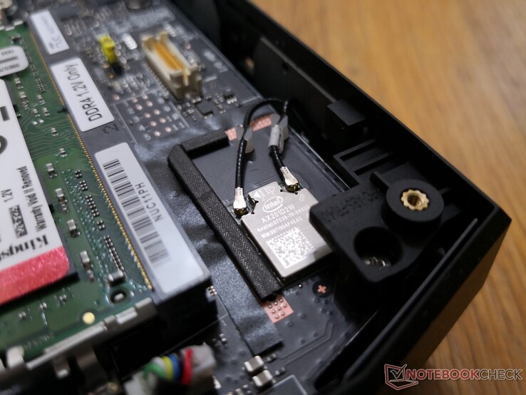 Gelötetes Intel-AX201-Modul für Wi-Fi 6 und Bluetooth-5.1-Konnektivität