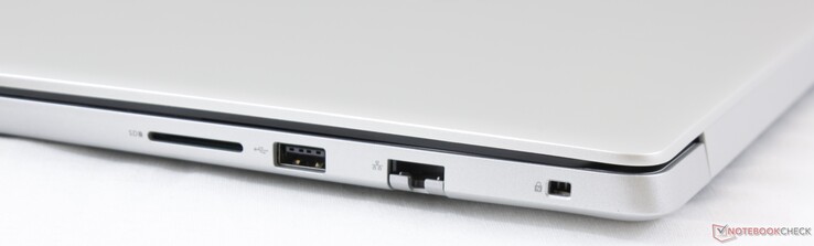 Rechts: SD-Kartenleser, USB 2.0, RJ-45 (100 MBps), Noble Lock