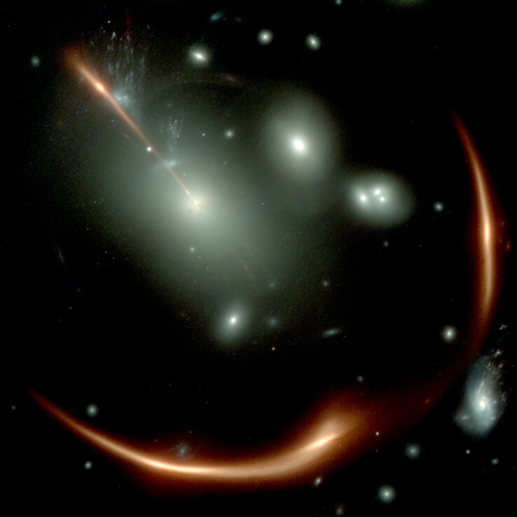 Aufnahme des James-Webb-Weltraumteleskops, die die verzerrte Galaxie MRG-M0138 zeigt