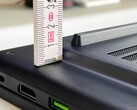 Beim Razer Blade 18 stehen einige Elemente hervor, doch das hat seinen Grund
