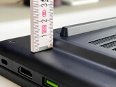 Beim Razer Blade 18 stehen einige Elemente hervor, doch das hat seinen Grund