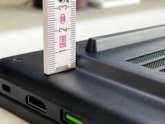 Dadurch wirkt das Gehäuse sehr klobig.