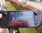 Das Steam Deck sorgt im Zug oder Bus für Unterhaltung – bei manchen Spielern aber auch für Unsicherheit. 