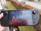 Das Steam Deck sorgt im Zug oder Bus für Unterhaltung – bei manchen Spielern aber auch für Unsicherheit. 